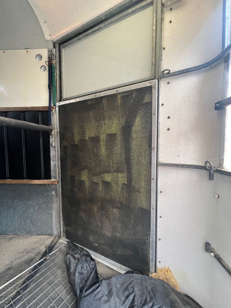 Horse Trailer - Good Condition, Ready to Use