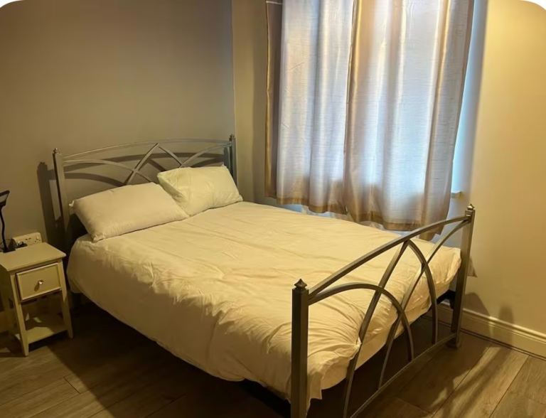 I have 3 rooms available in this apartment 