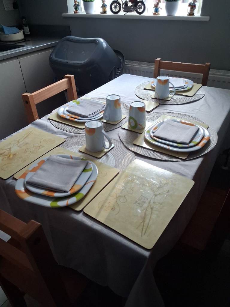 Pine Table and 4 matching pine chairs