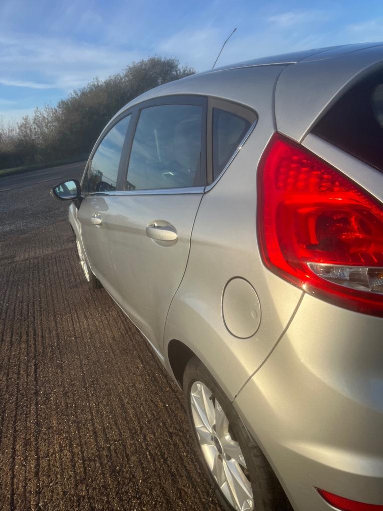 2010 Ford Fiesta 1.25 Zetec*9m MOT*Full History*2 Owners*Aircon*Alloys*1st car ?