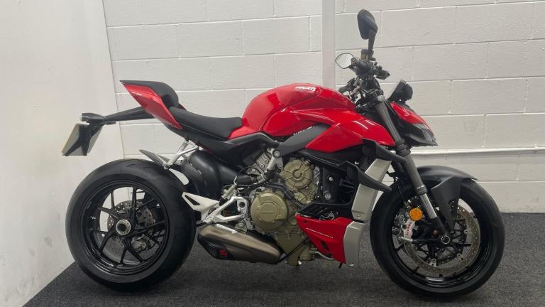 DUCATI STREETFIGHTER V4 ABS ** 5165 miles - Akrapovic Titanium Exhaust **