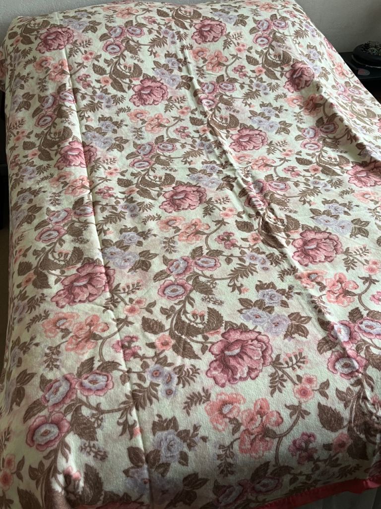 Blanket throw bedspread 