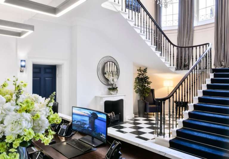 2 to 100 Person Private Office Suites to rent in *Mayfair*, Central London W1