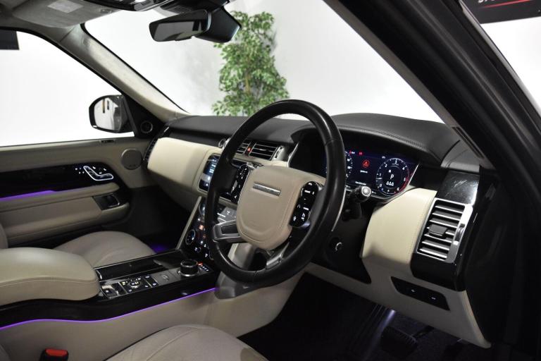2019 Land Rover Range Rover 4.4 SDV8 Autobiography 4dr Auto ESTATE PETROL Automatic