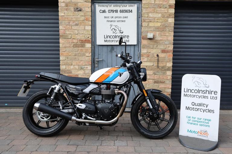 25 Triumph SPEED TWIN 900