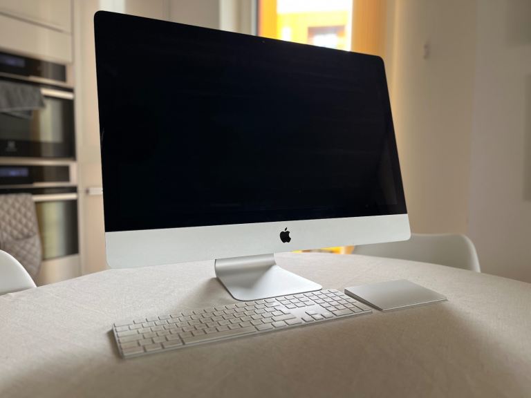 Apple iMac 27-inch 5K All-in-One Desktop 2017 Core I5 3.4GHz 24GB RAM 1TB SSD