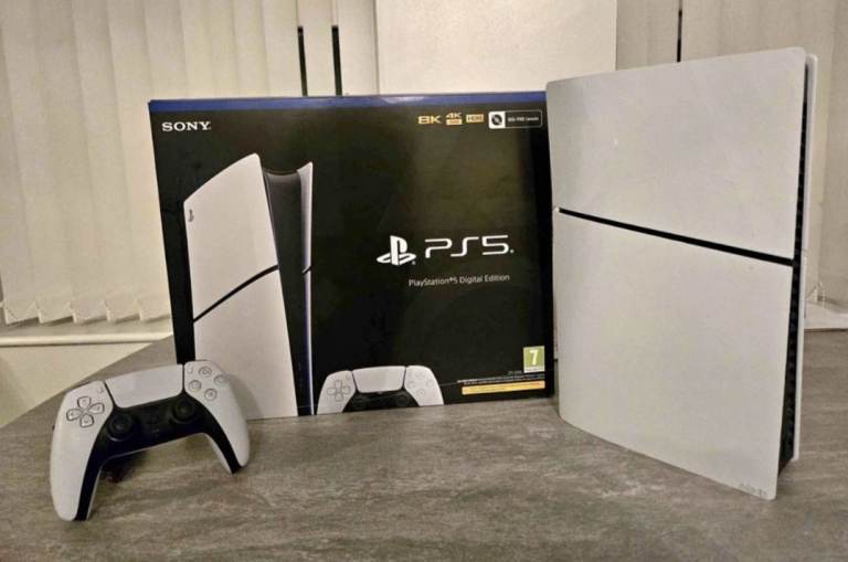 Playstation 5 Digital Edition (with box + controller)