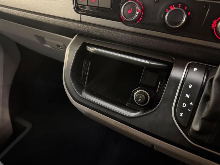  Volkswagen Transporter 2.0 TDI T32 Highline Kombi DSG FWD SWB Euro 6 (s/s) 5dr Diesel Automatic