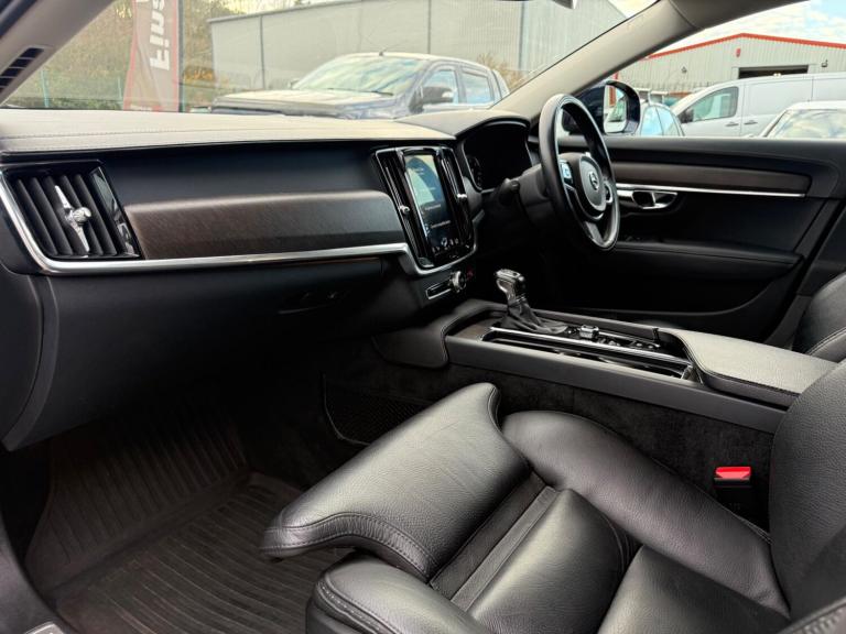 2018 Volvo V90 2.0 D4 Cross Country Pro 5dr AWD Geartronic ESTATE DIESEL Automatic