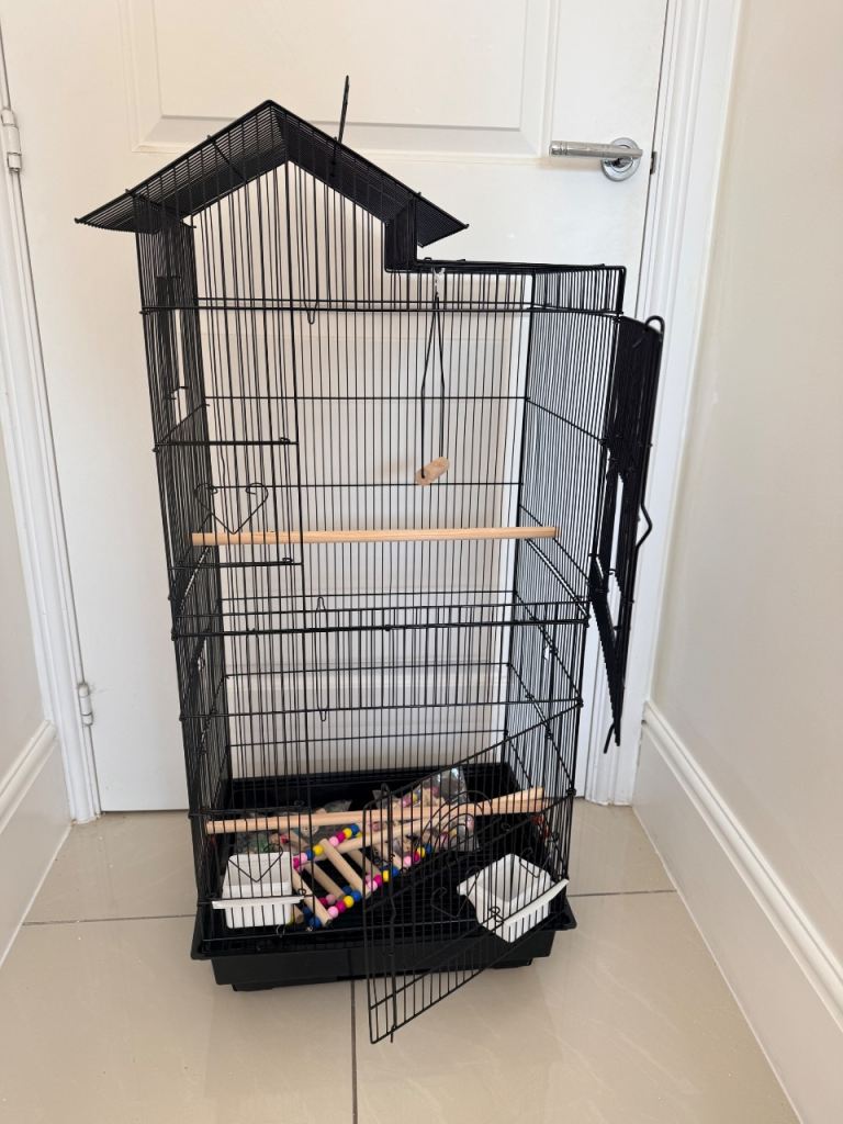 BARGAIN BRAND NEW BLACK COLOURED TALL SHAPED BIRD CAGE