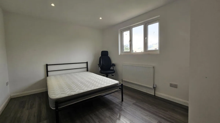 Spacious & Cosy double room for rent HA0 2TB