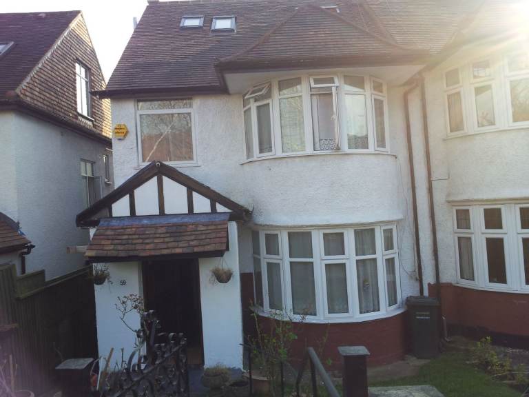 LARGE BAY WINDOW DOUBLE ROOM IN HENDON FOR RENT