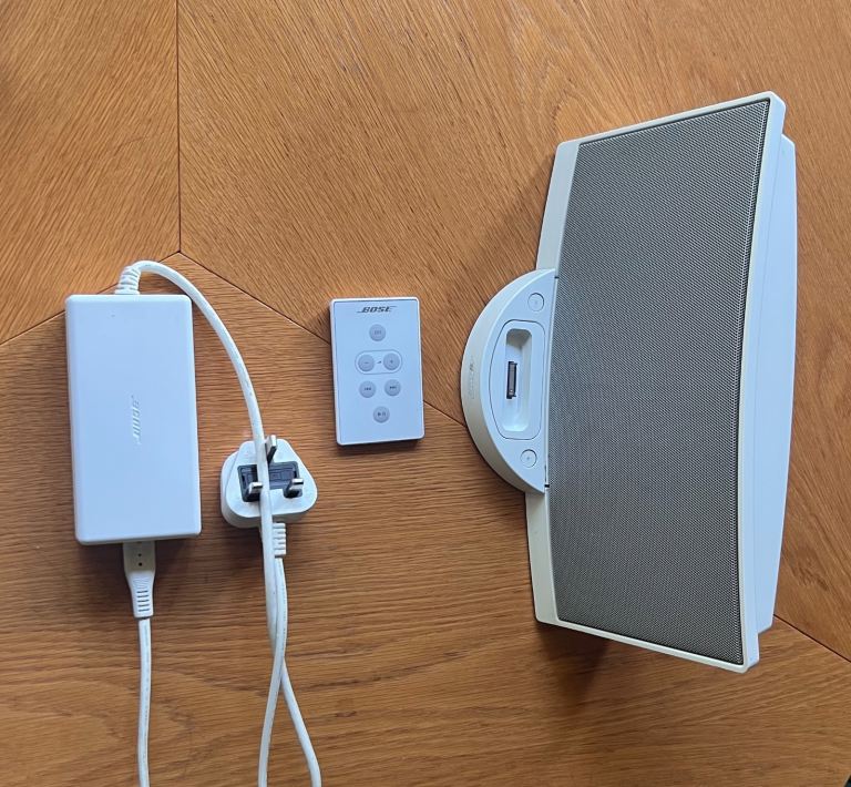 Bose SoundDock (series 1) Digital Music System, in White