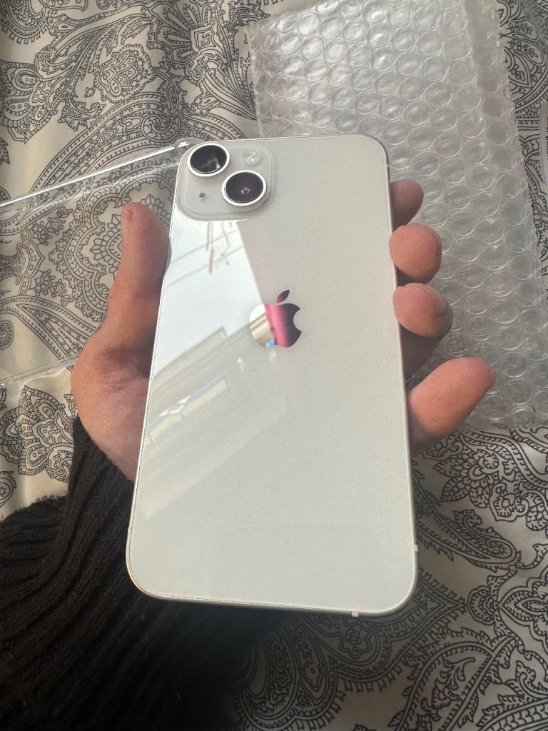 iPhone 14 126gb unlocked battery health 100%