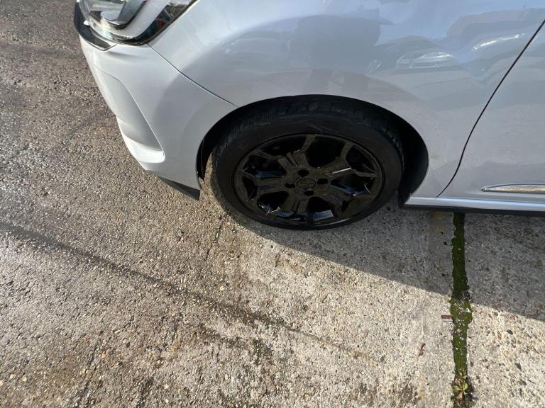 2017 DS Automobiles DS 3 1.2 PureTech 82 Connected Chic 3dr HATCHBACK PETROL Manual