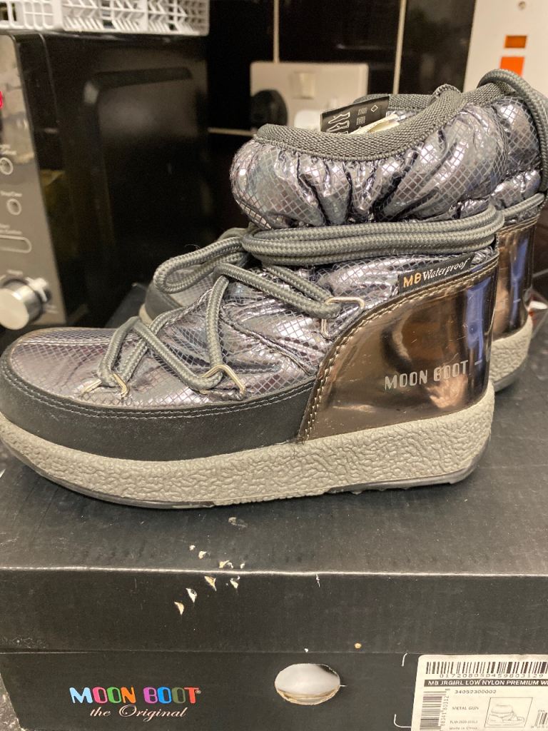 image for Kids moon boots size kids size 9