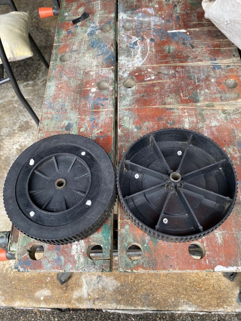 2 Plastic Wheels 