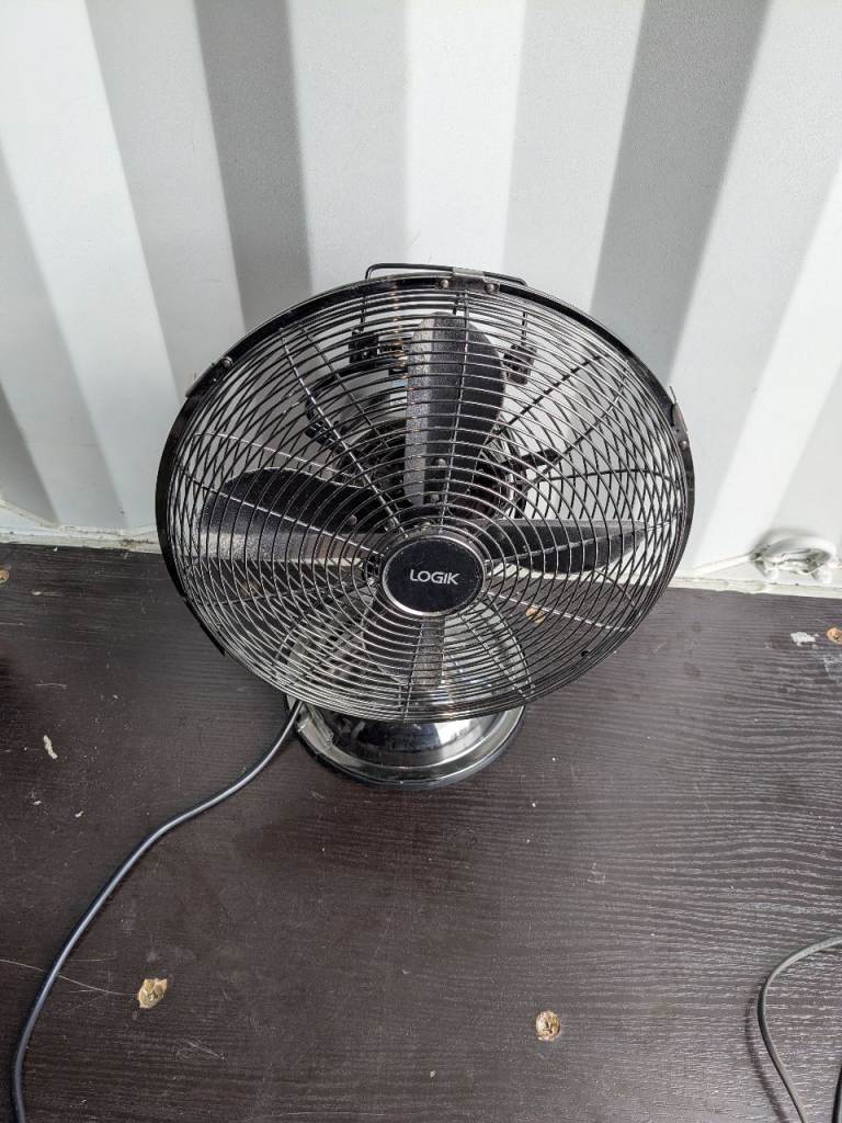 Logik Floor Fan - Black, Good Working Condition 14inch