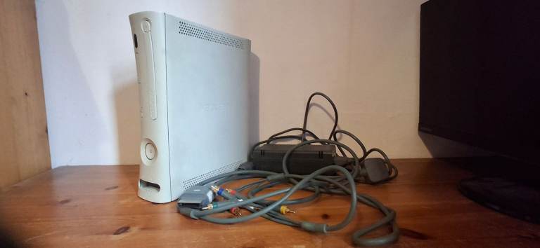 Microsoft Xbox 360 Console with Cables – no controller 