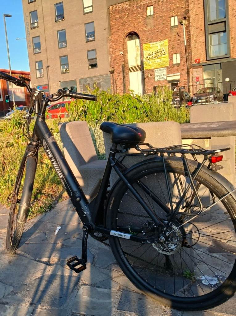 Very good condition, electric bike with throttle