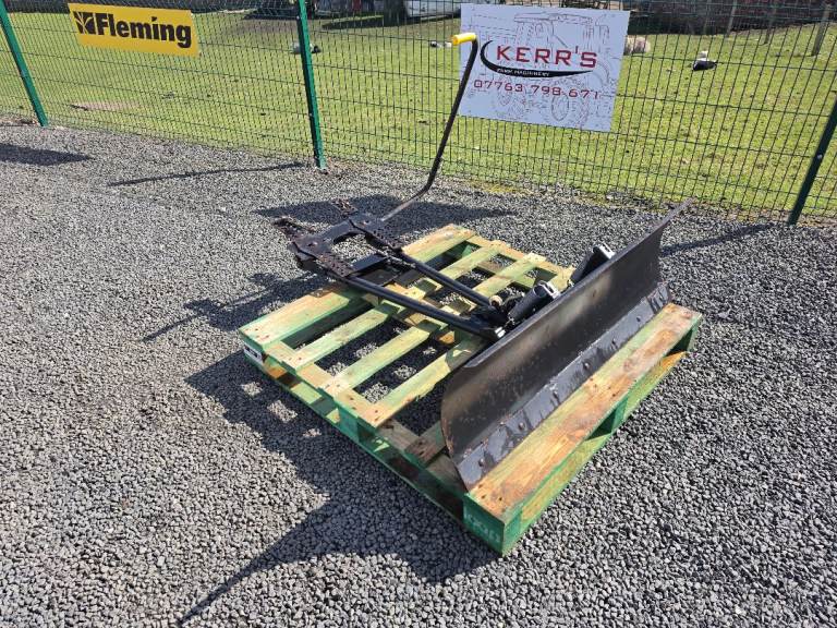 Quad atv 4ft snow plough with chassis frame farm livestock tractor 