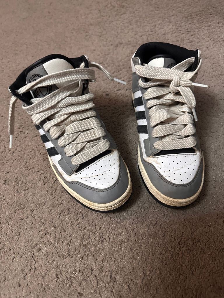 Boys adidas trainers size 4
