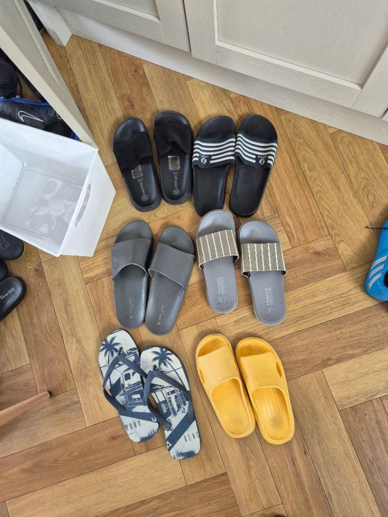 6 Pairs of Sliders & Flip Flops – Mixed Sizes 7-9
