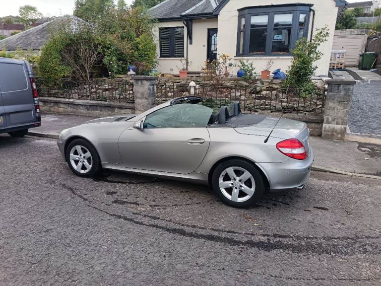 Mercedes SLK280, auto, 2005.