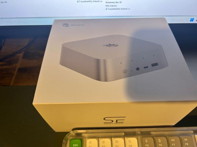 Beelink Ser 9 Pro Mini PC Ryzen AI 9 365, 1TB + Nuphy kick75 and Alienware mouse