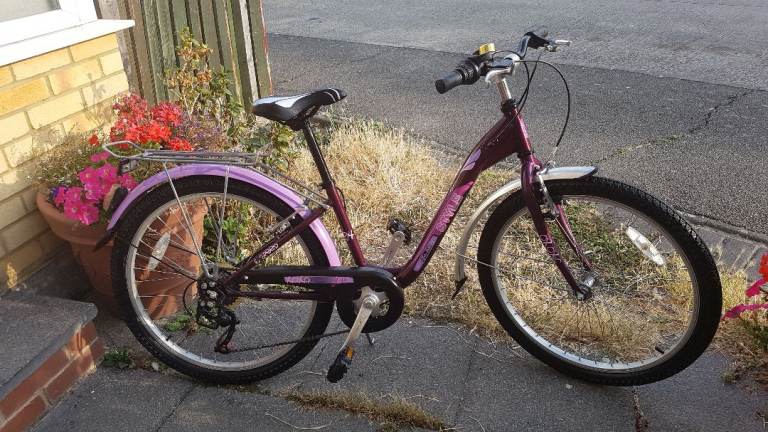 GIRLS 24" WHEEL TOWN BIKE 14" FRAME GOOD WORKING ORDER