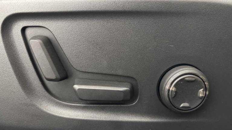 2025 Volvo EC40 Single Motor Extended Range 78kWh Plus SUV 5dr Electric Auto (252 ps) ESTATE Elec...