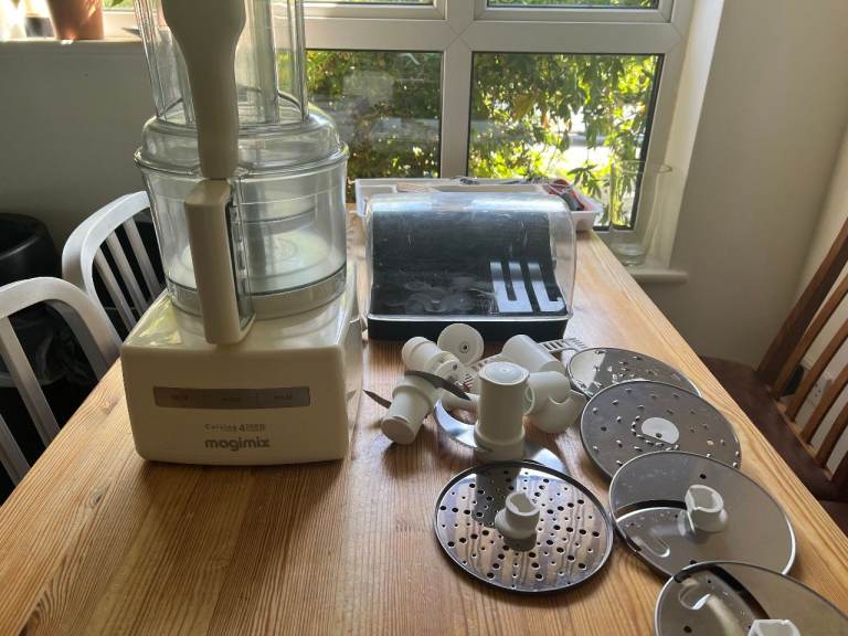 Magimix Cuisine 4200XL Food Processor with Accessories Great Working Condition