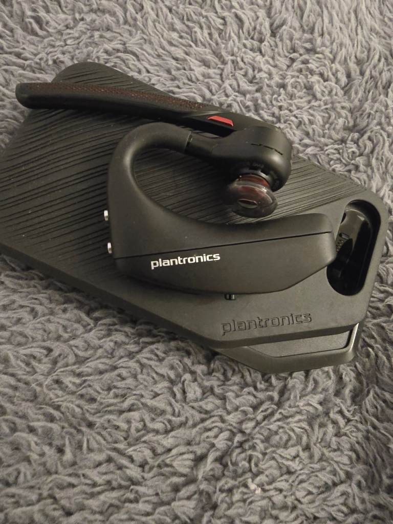 Plantronics Bluetooth Headset with Charging Case – Black