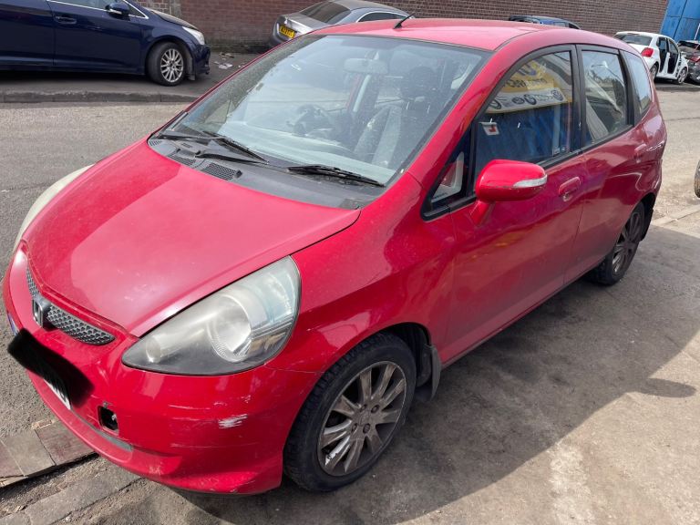 07 Honda Jazz 1.3 Petrol Auto Red BREAKING parts