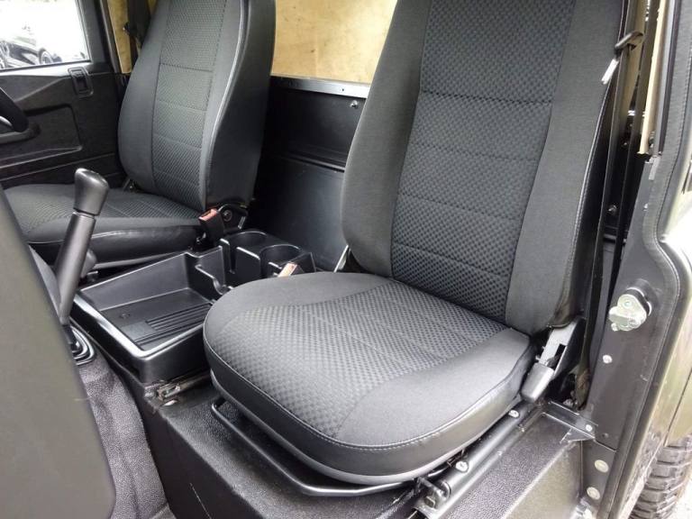 2016 Land Rover Defender Hard Top TDCi [2.2] PANEL VAN DIESEL Manual