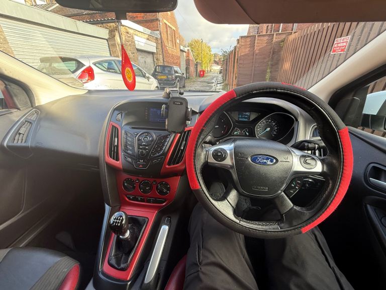 Ford, FOCUS, Hatchback, 2012, Manual, 1560 (cc), 5 doors