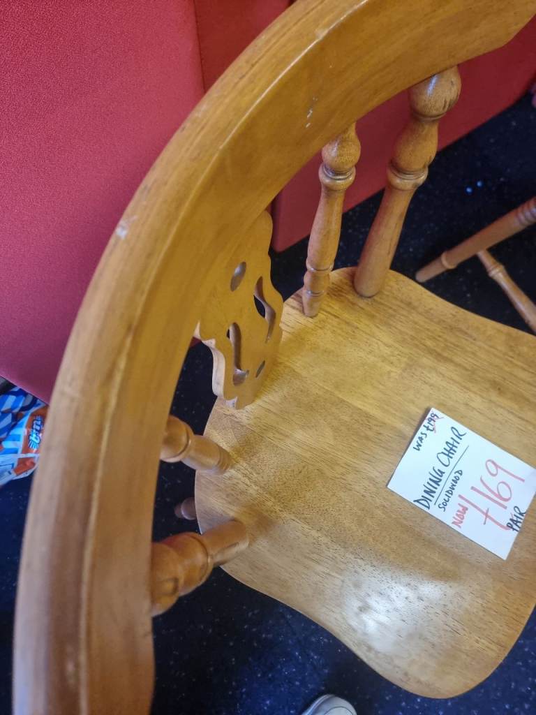 Pair of Julian Bowen Solid Oak  Fiddleback Dining Chairs 2 Farmhouse Chairs  Read Description 