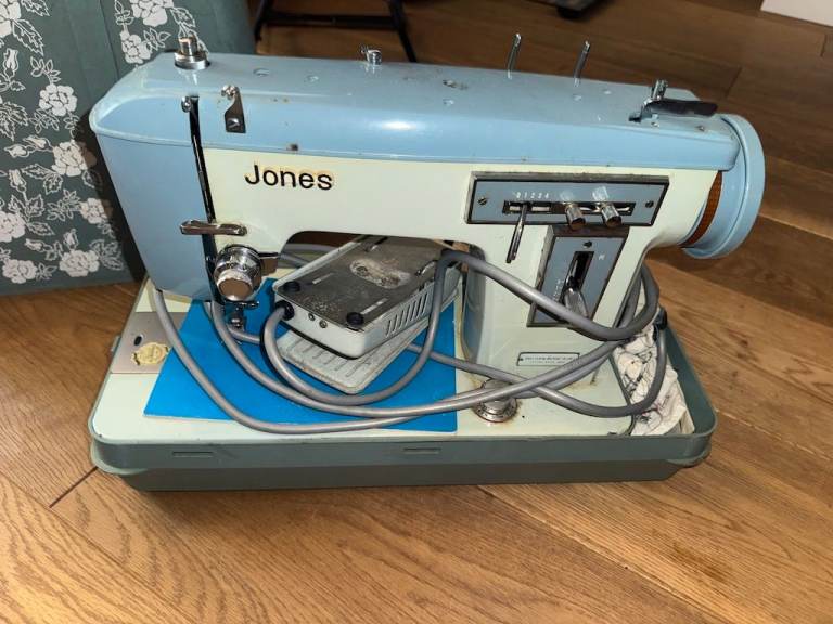 Vintage Jones Sewing Machine - Classic Blue & Cream