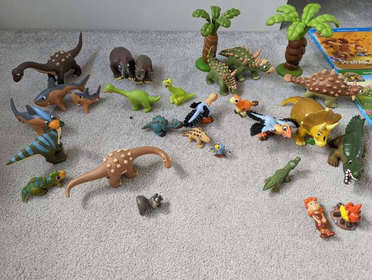 REDUCED -DeAgostini Prehistoric Dinosaur toys and books. S3 Bundle Joblot