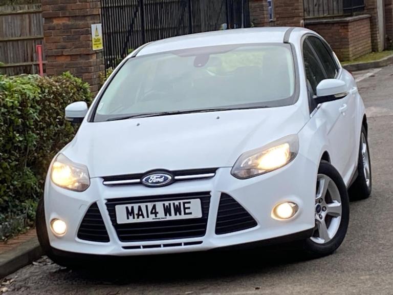 2014 Ford Focus 1.0 EcoBoost Zetec Navigator 5dr HATCHBACK PETROL Manual