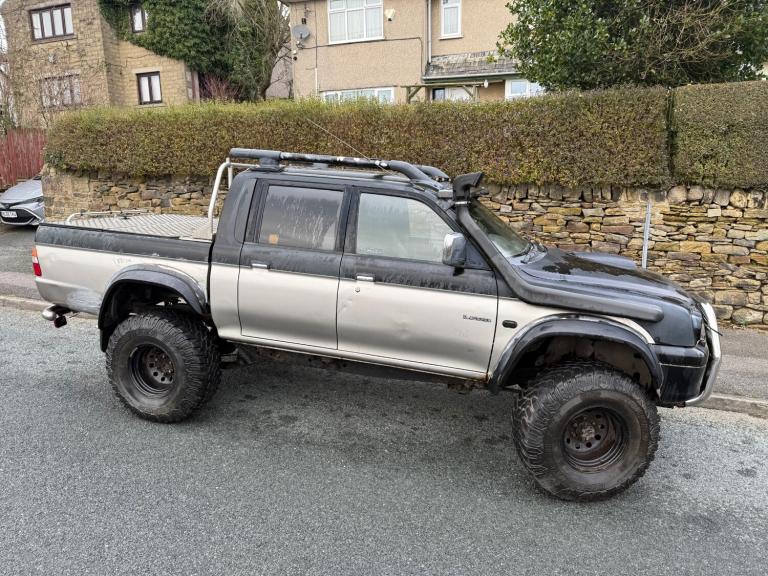2000 Mitsubishi L200 DOUBLE CAB D/C 4X4 BLACK  Diesel Manual