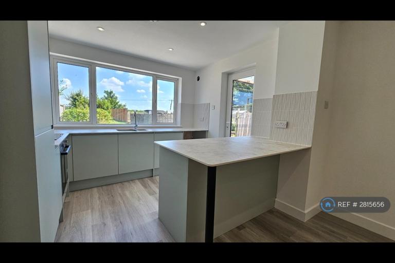 3 bedroom house in Funtley Road, Fareham, PO17 (3 bed) (#2815656)