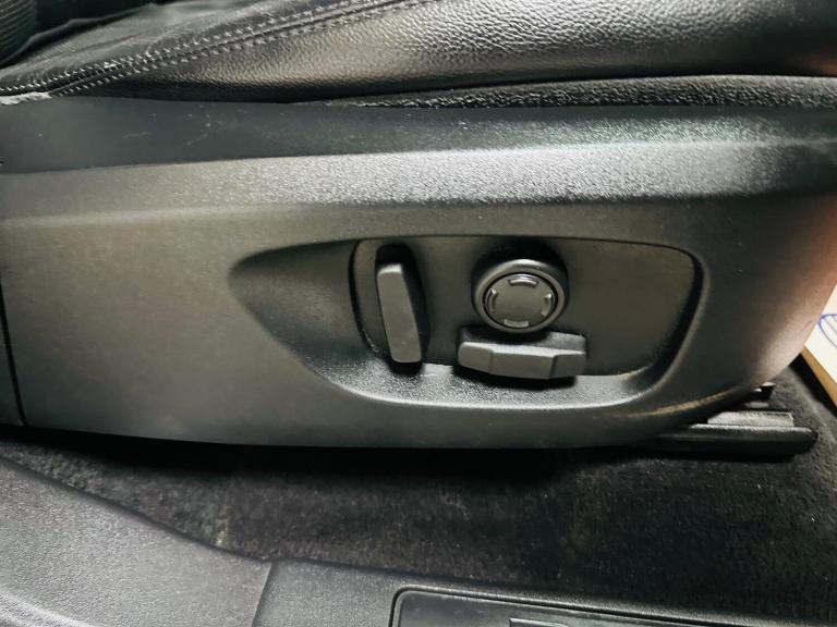 2016 Land Rover Discovery Sport 2.0 TD4 180 HSE 5dr Auto ESTATE DIESEL Automatic