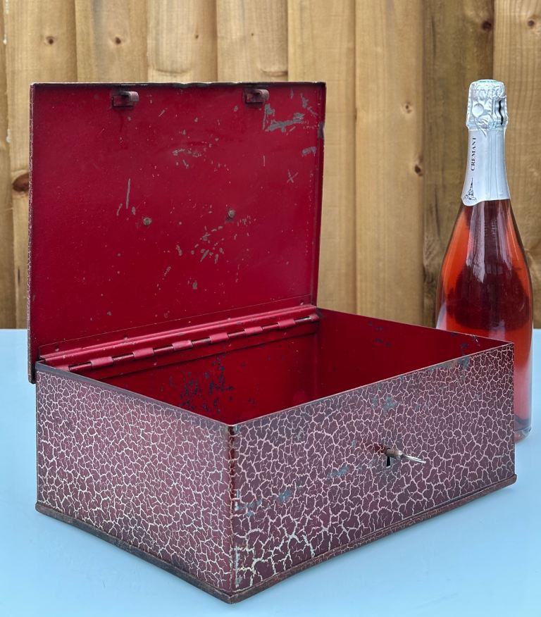 ANTIQUE FRENCH STRONG BOX STEEL CASH SAFE & KEY, 30x22.5x12.5cm - 1920s ART DECO - WILL POST!