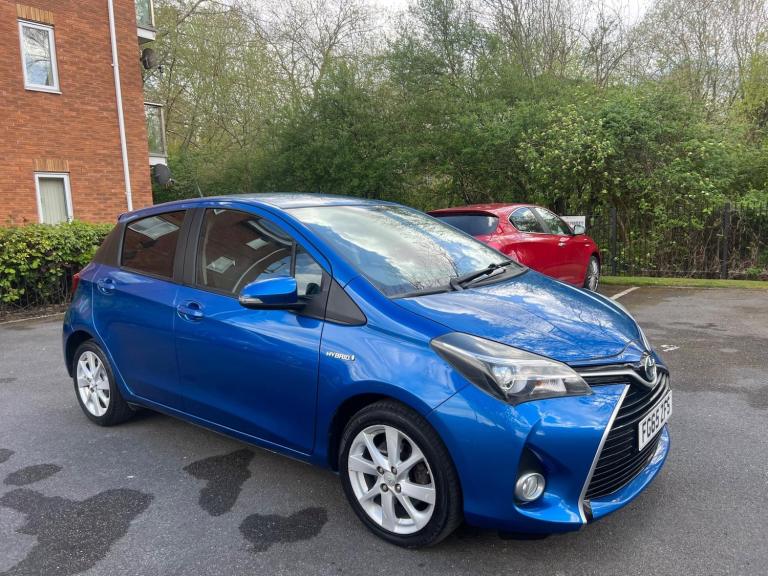2015 Toyota Yaris 1.5 VVT-h Sport E-CVT Euro 6 5dr HATCHBACK Petrol/Electric Hybrid Automatic