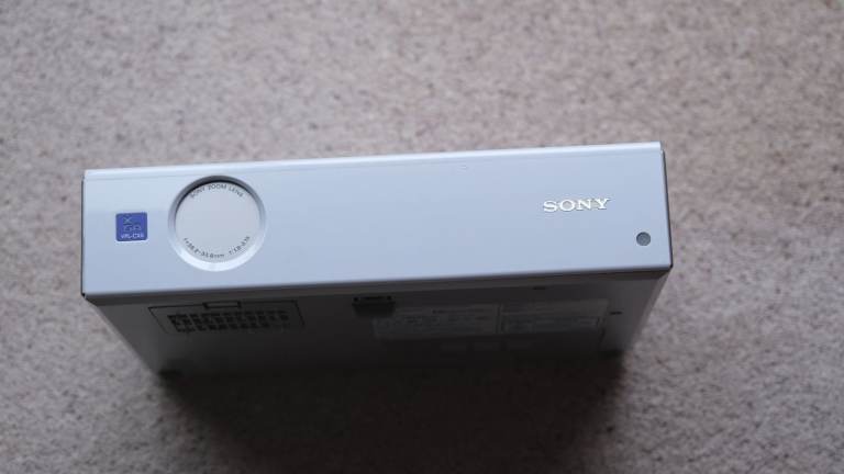 Sony VPL-CX5 Data Projector