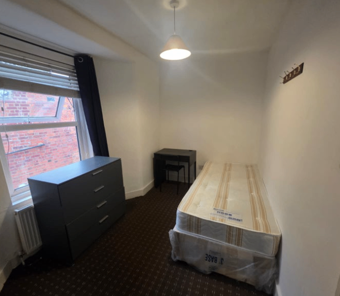 Cosy Single Room Willesden Green GBP 750/pm - Bills Included