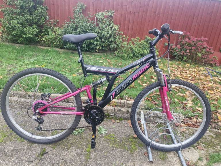 image for GIRLS LADIES WOMES ADULTS BOSS BLACK MAGIC 26 INCH WHEELS 18 INCH FRAME 21 SPEED BIKE BICYCLE
