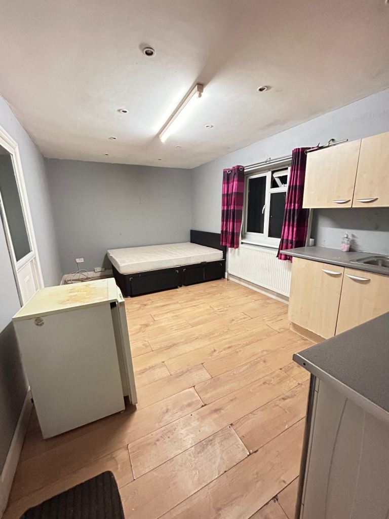 Studio flat to rent