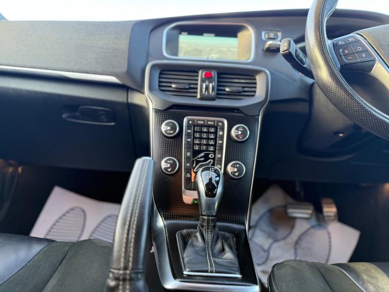 2016 Volvo V40 T2 [122] R DESIGN 5dr Geartronic HATCHBACK Petrol Automatic